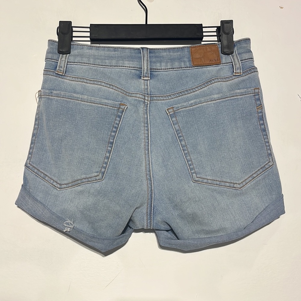 Aeropostale Light Wash Distressed High Rise Midi Cuffed Denim Shorts Size 4 - Picture 5 of 8